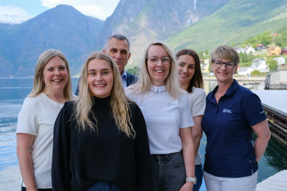 Smilande ansatte i Sogn Sparebank