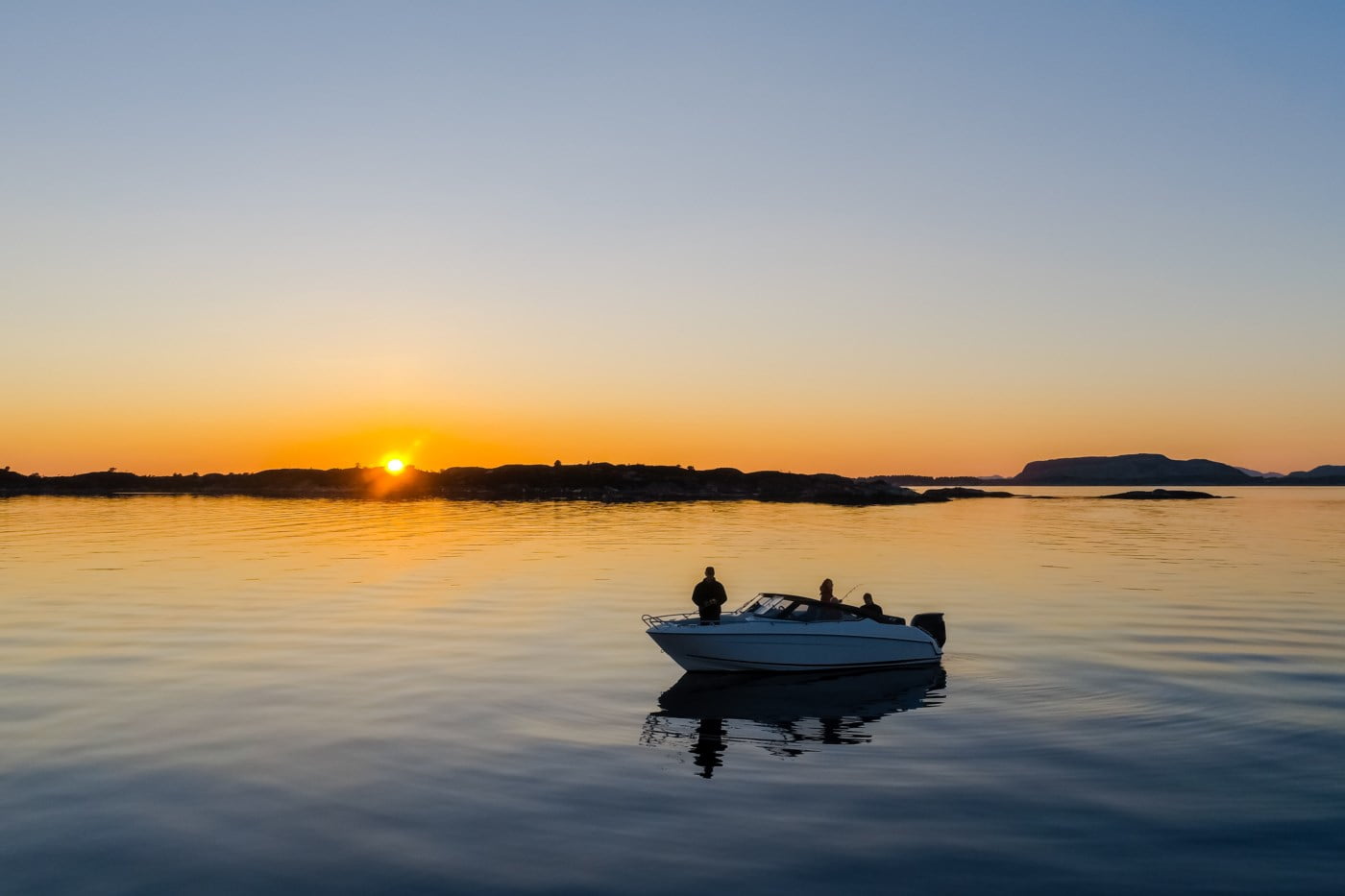 Båt i solnedgang